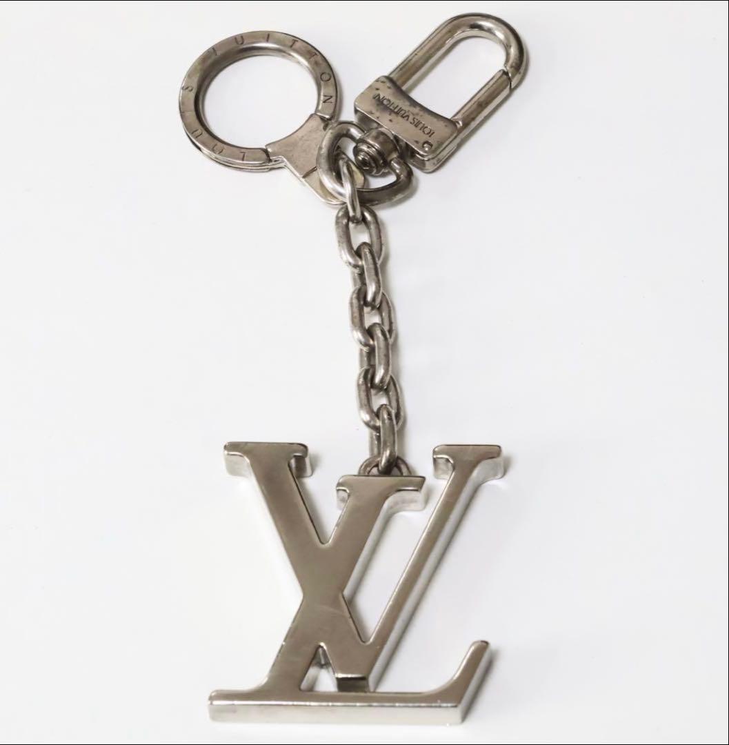 Louis Vuitton ルイヴィトン キーホルダー イニシアル