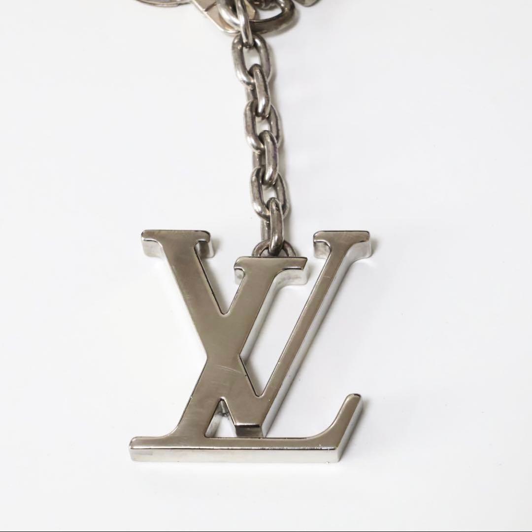 Louis Vuitton ルイヴィトン キーホルダー イニシアル