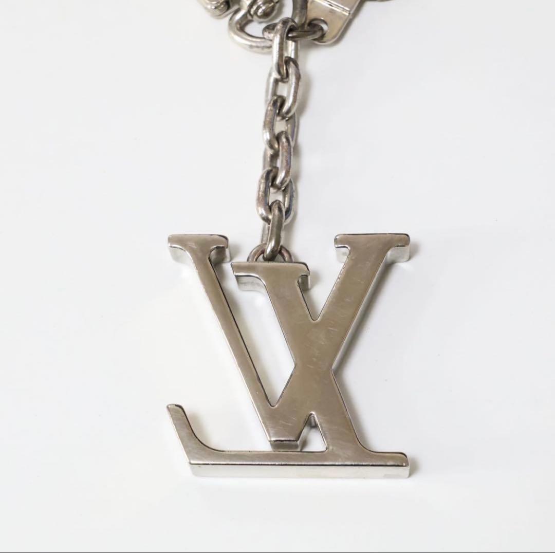 Louis Vuitton ルイヴィトン キーホルダー イニシアル