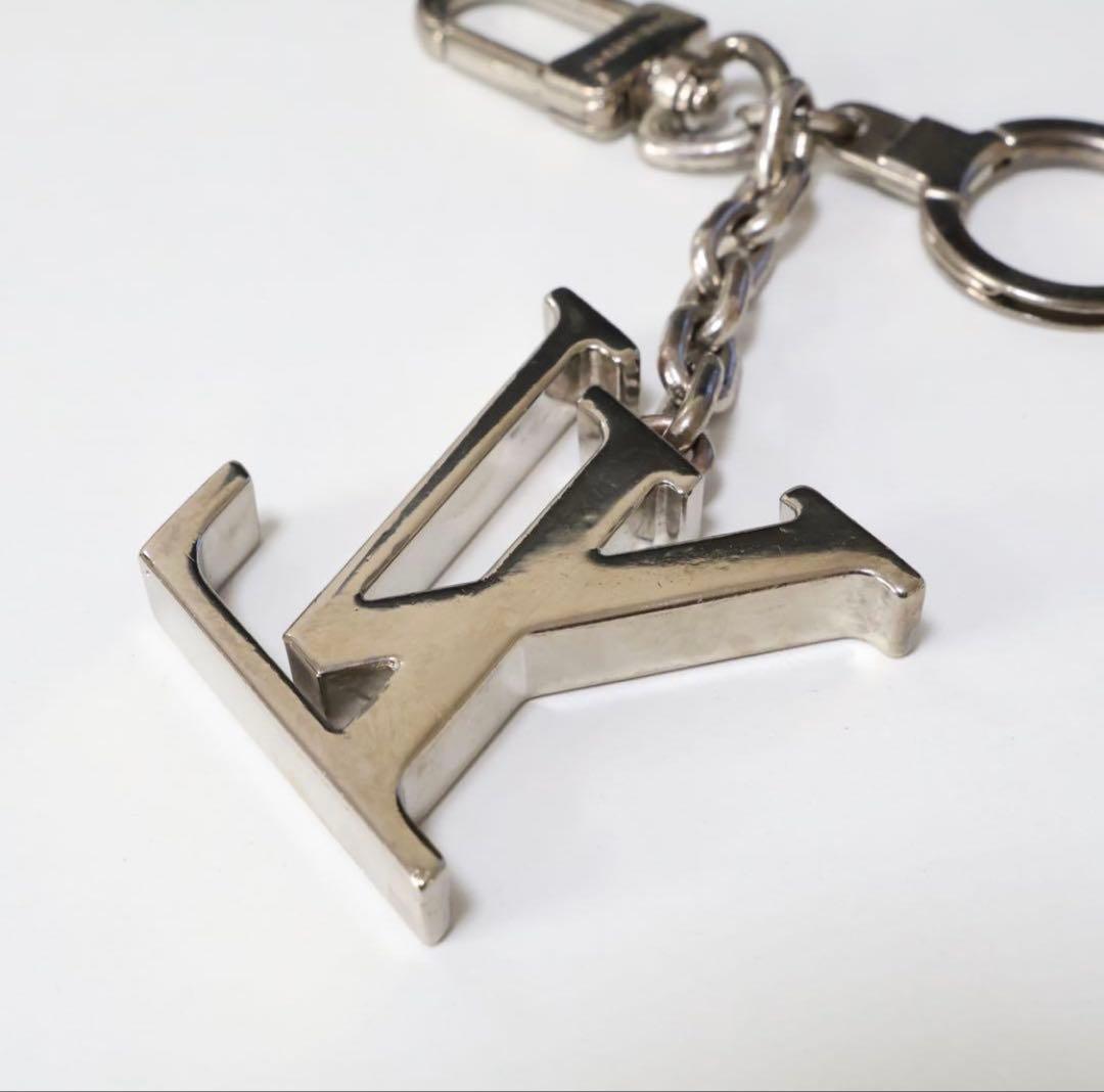 Louis Vuitton ルイヴィトン キーホルダー イニシアル