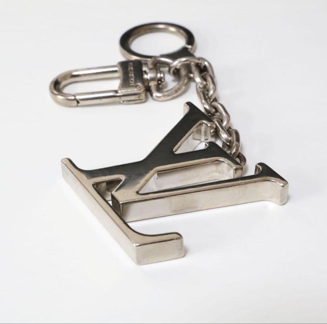 Louis Vuitton ルイヴィトン キーホルダー イニシアル