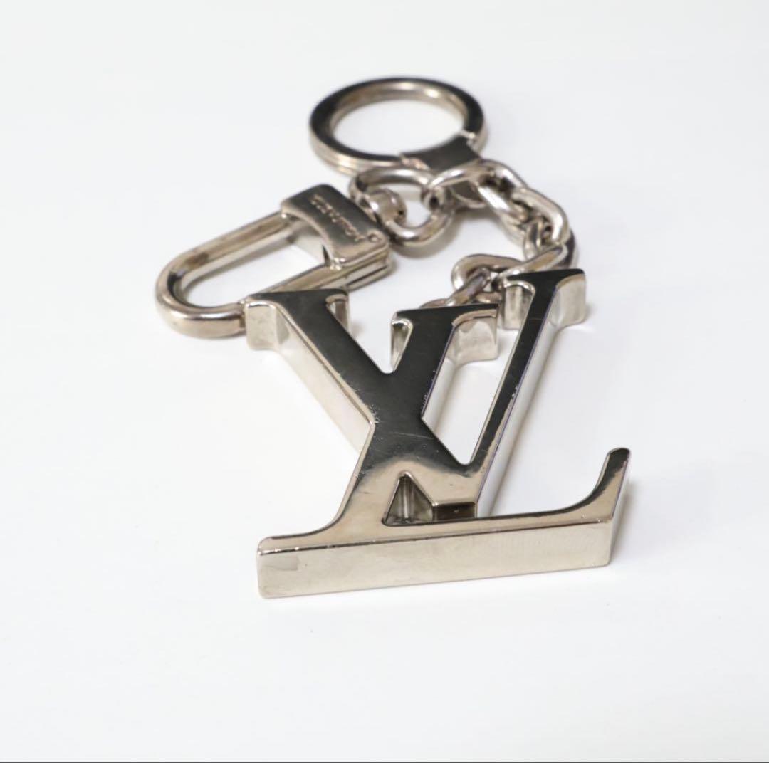 Louis Vuitton ルイヴィトン キーホルダー イニシアル