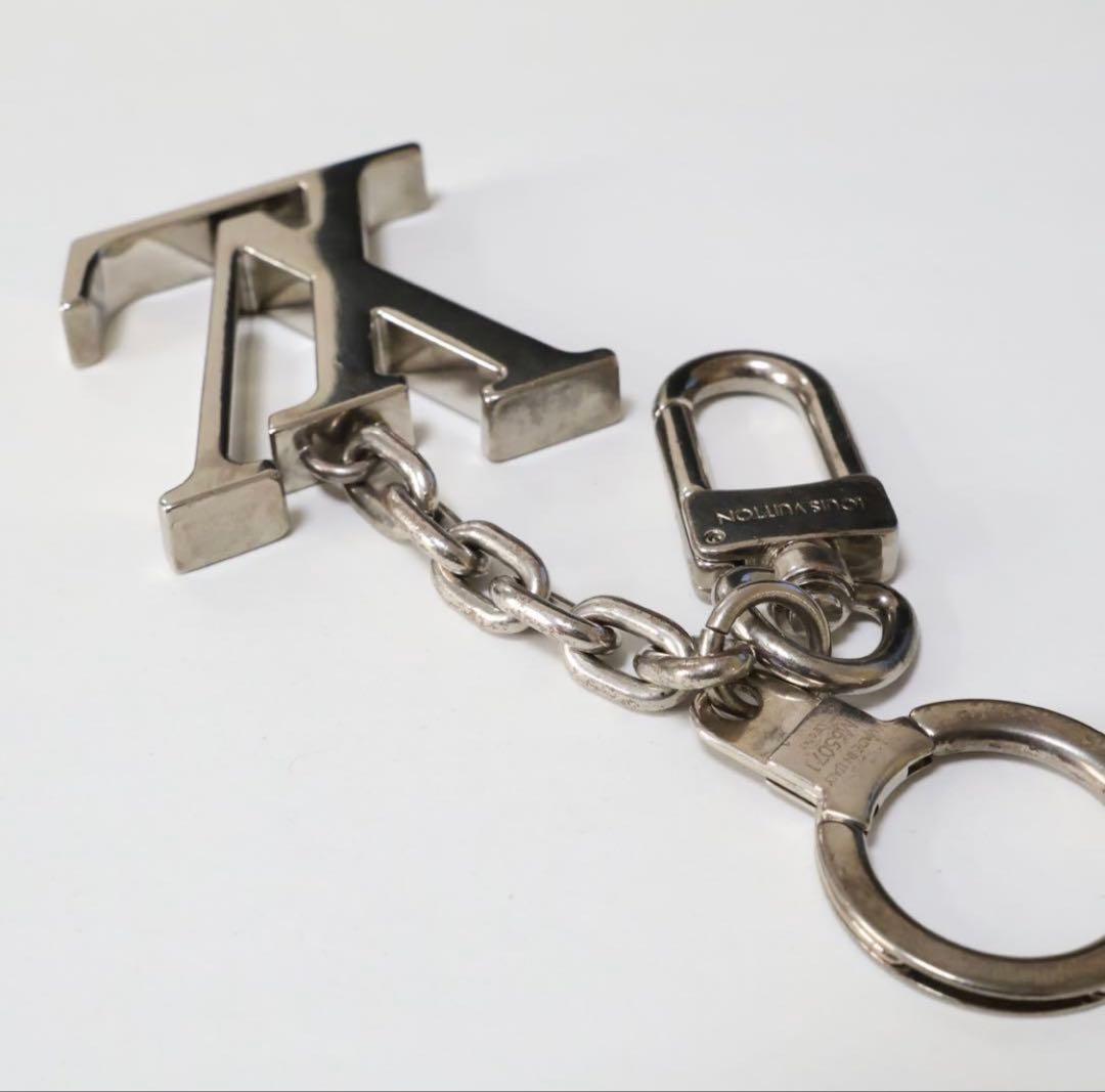 Louis Vuitton ルイヴィトン キーホルダー イニシアル