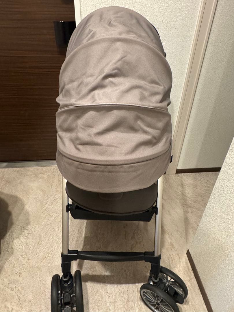 Combi アンブレッタ 4キャス エッグショックUH セピアブラウン