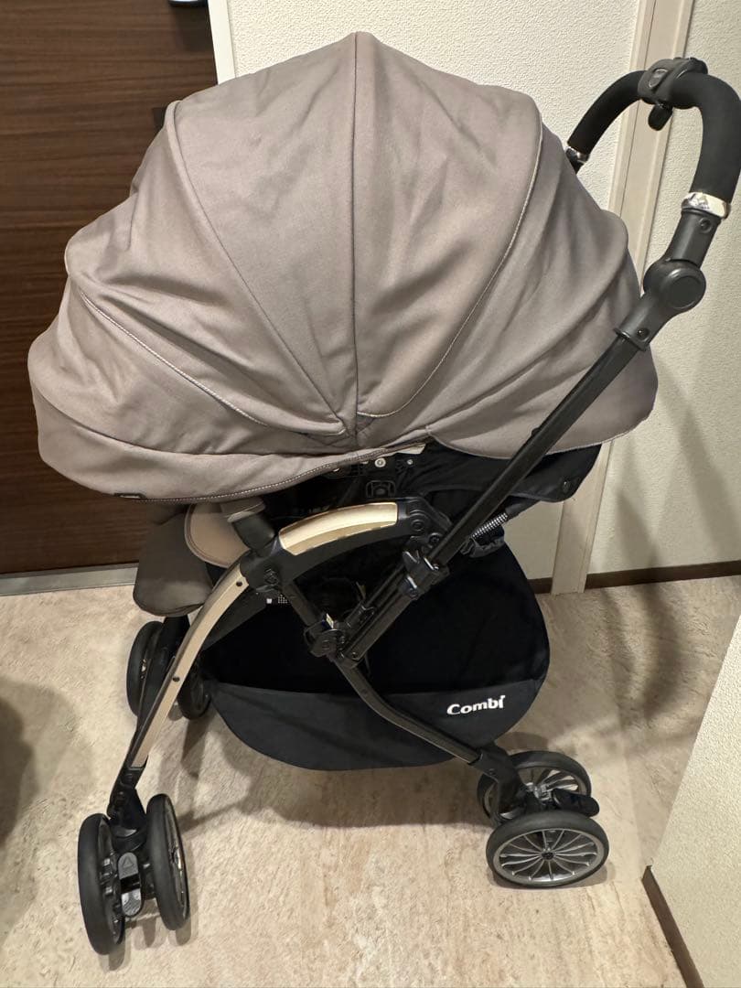 Combi アンブレッタ 4キャス エッグショックUH セピアブラウン