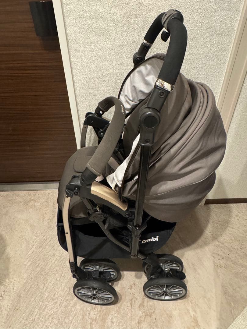 Combi アンブレッタ 4キャス エッグショックUH セピアブラウン