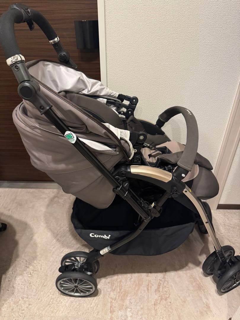 Combi アンブレッタ 4キャス エッグショックUH セピアブラウン