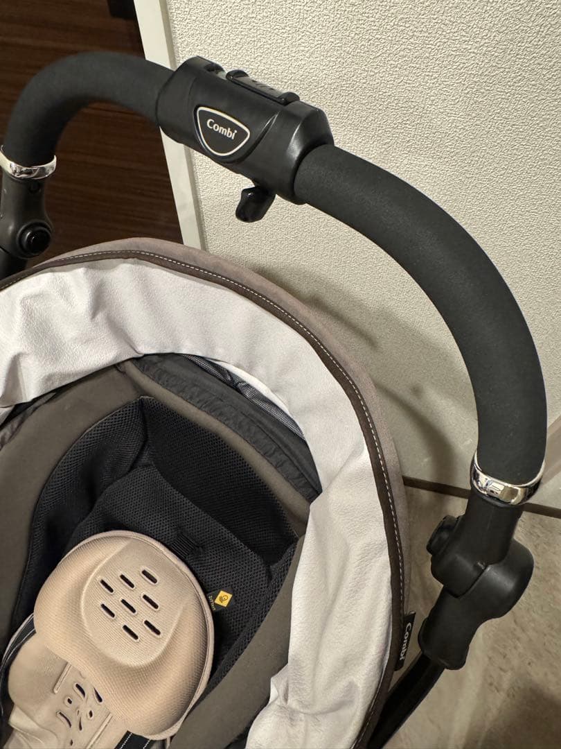 Combi アンブレッタ 4キャス エッグショックUH セピアブラウン