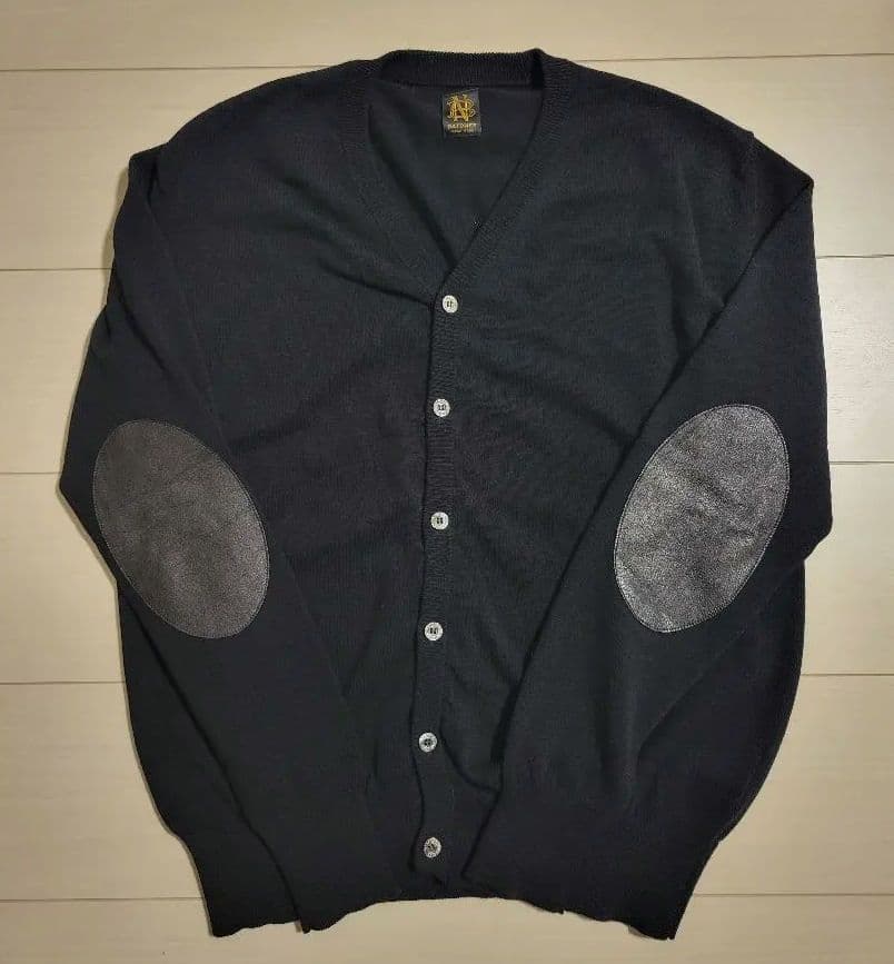 BATONER レザーエルボーパッチ付き ウールカーディガン Vネック