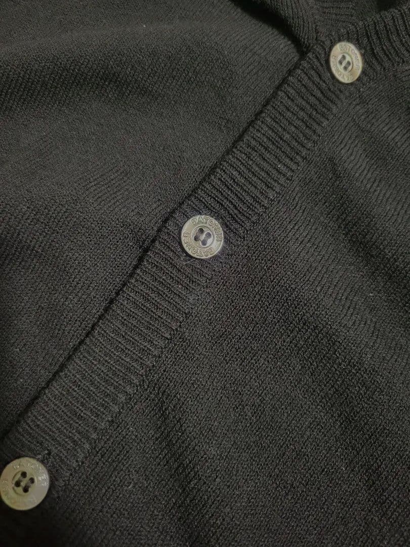 BATONER レザーエルボーパッチ付き ウールカーディガン Vネック