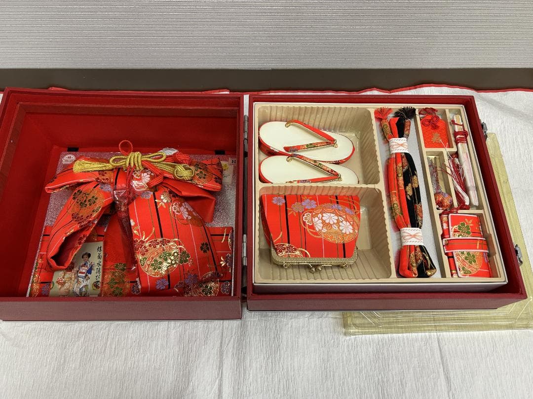 七五三セット　祝帯ペアセット　赤　中サイズ　草履18cm　箱入り　新古品