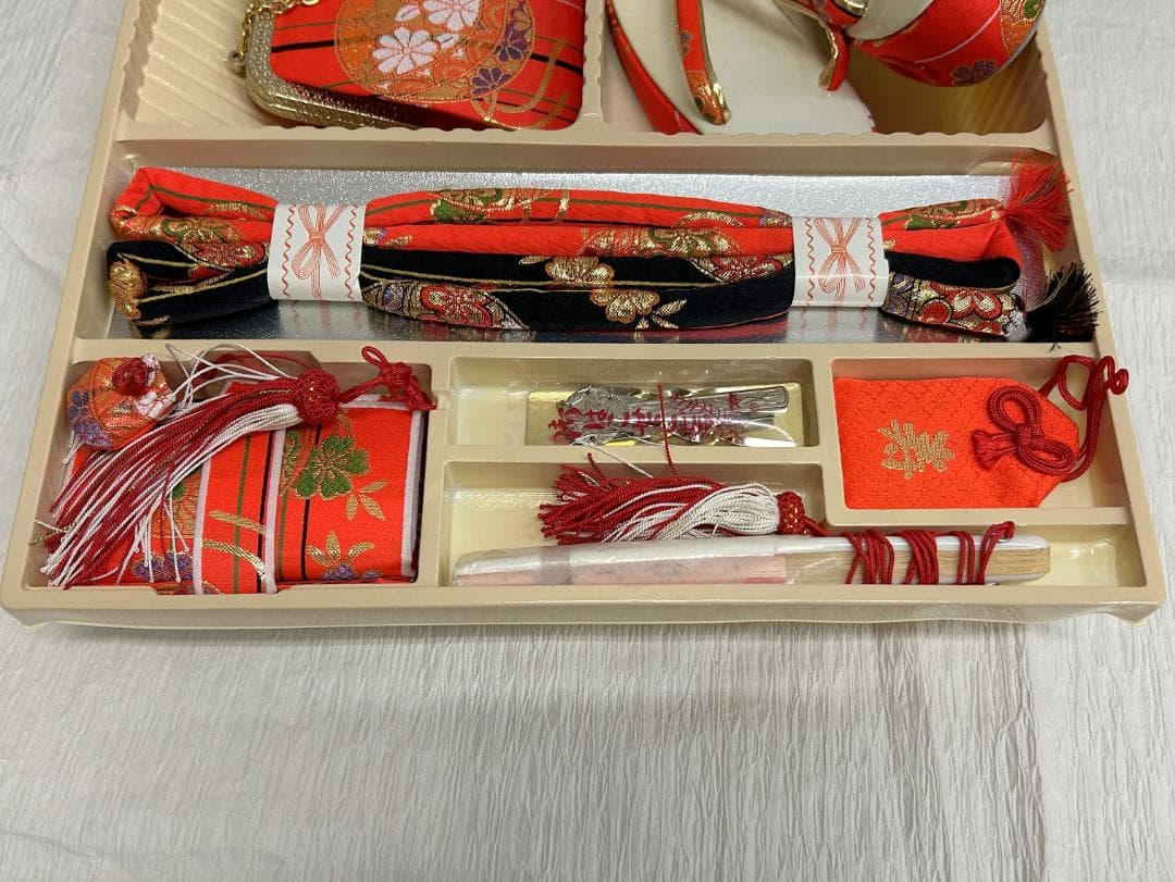 七五三セット　祝帯ペアセット　赤　中サイズ　草履18cm　箱入り　新古品