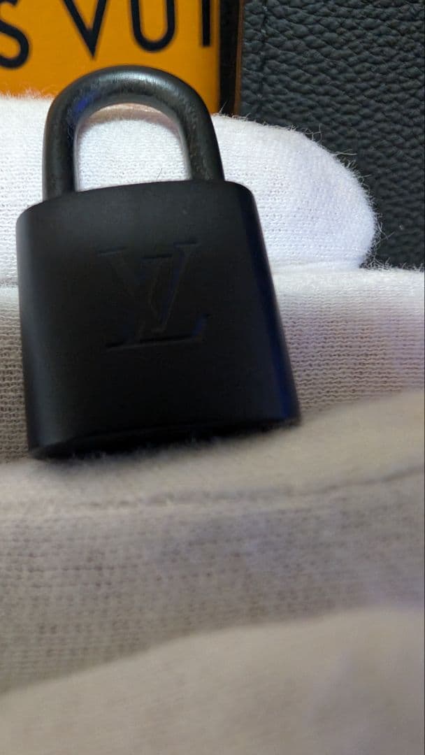 ルイヴィトン M57308 テイクオフ トート アエログラム ブラック