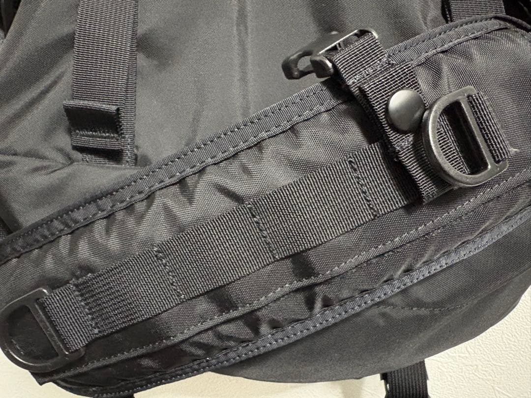 BRIEFING × New Balance AT MESSENGER BAG