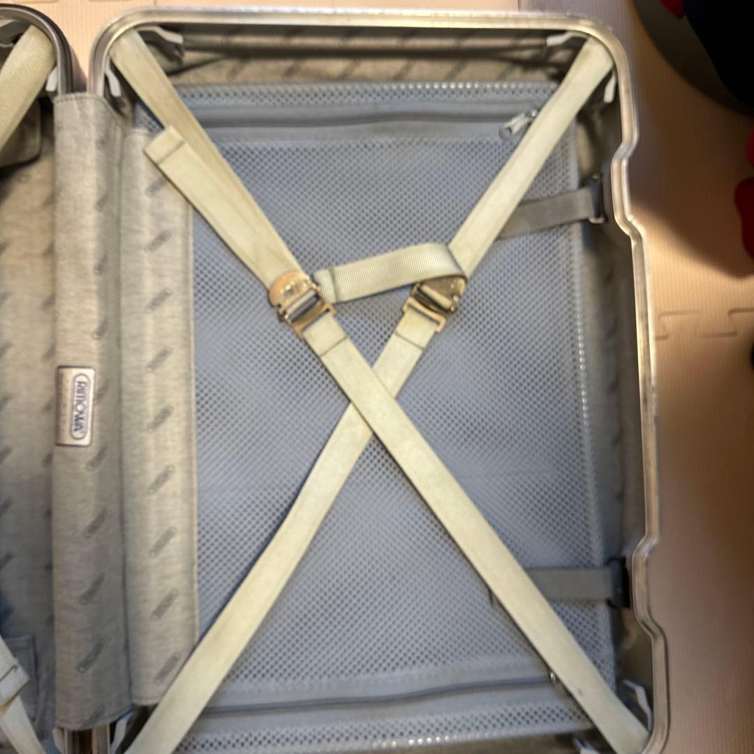 RIMOWA ブラック ハードキャリーケース