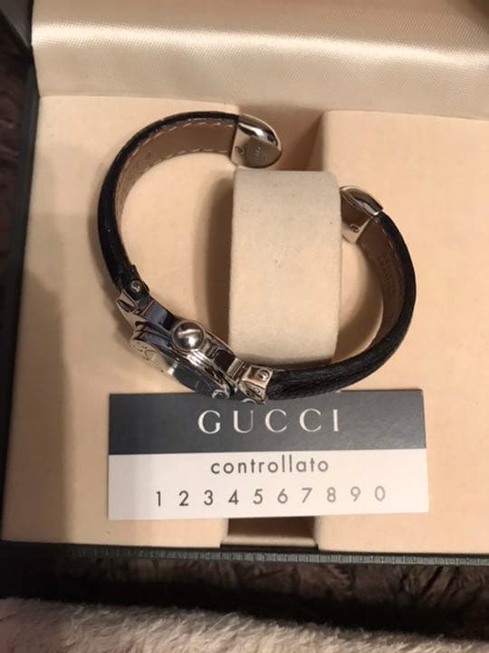 GUCCIの希少アナログ腕時計　最終値下げ