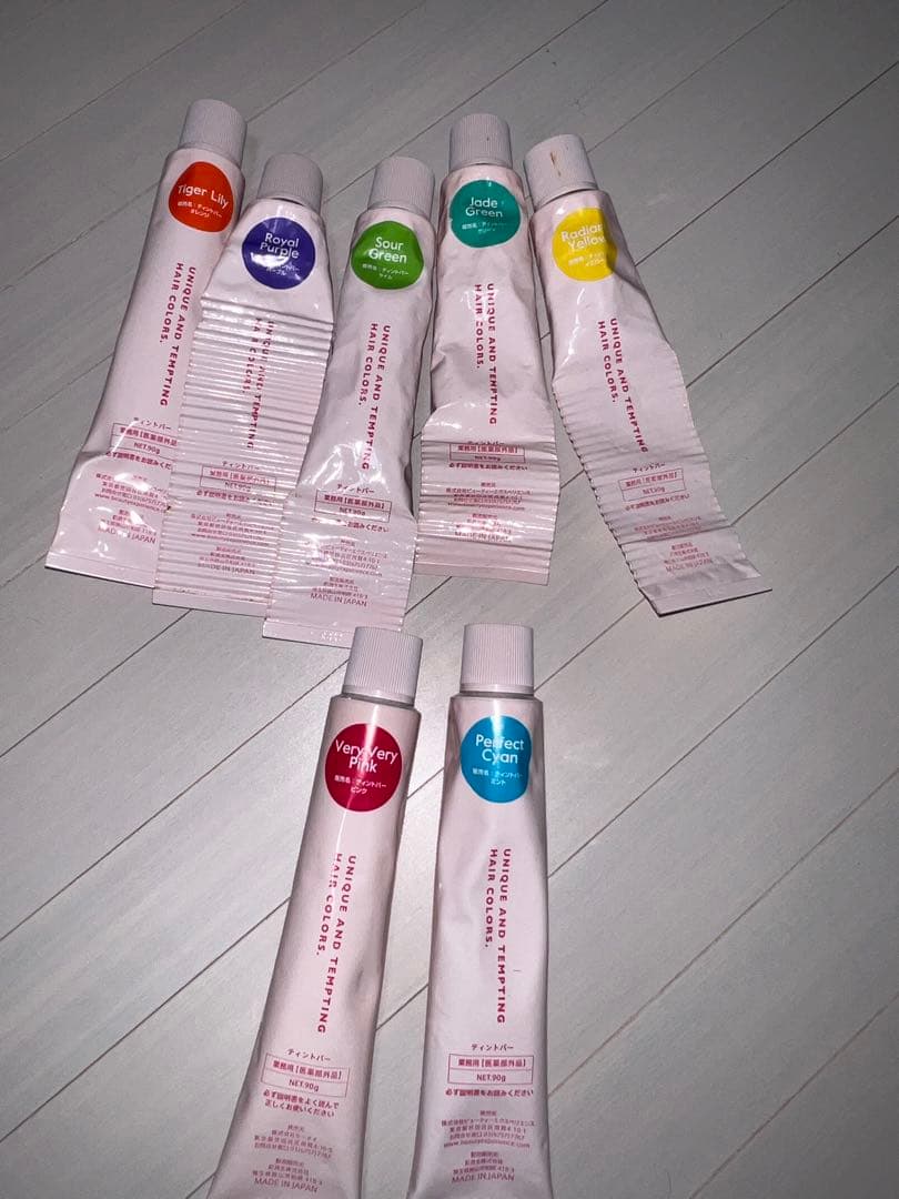 ナシード・ティントバー・スロウ　カラー剤セット 未開封87本➕半端21本