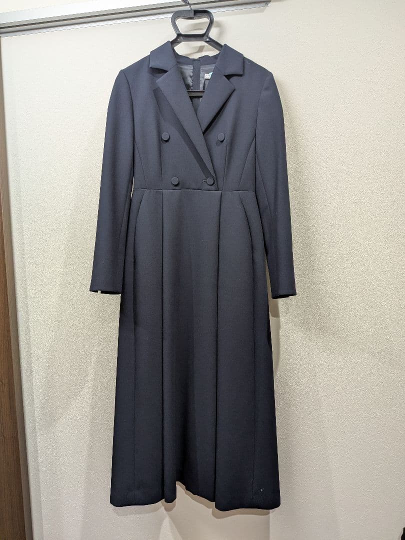 COLUMN　襟付きシェイプワンピース