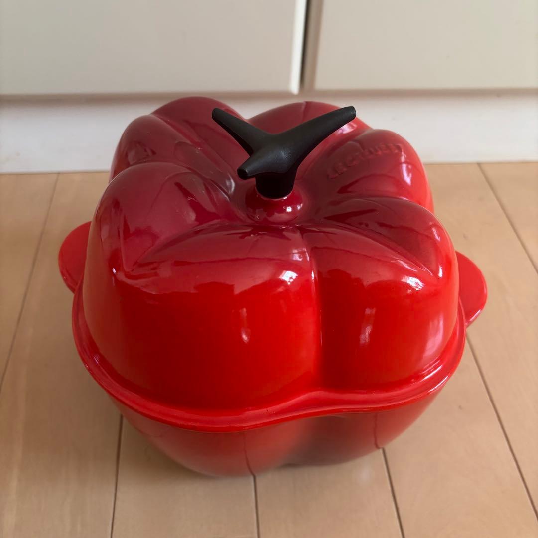 ル・クルーゼ　パプリカ鍋 LE CREUSET