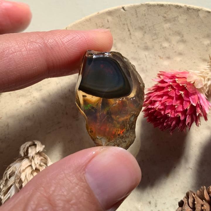 珍品\"センチュリーエッグ\"インオパール58ct/美遊色