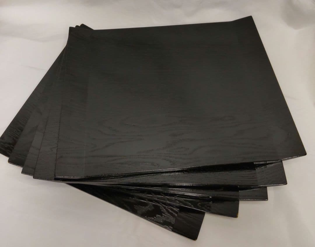 木目の美しい折敷　卓上膳　吹上型　天然木製　黒　漆塗り　５枚セット　共箱あり