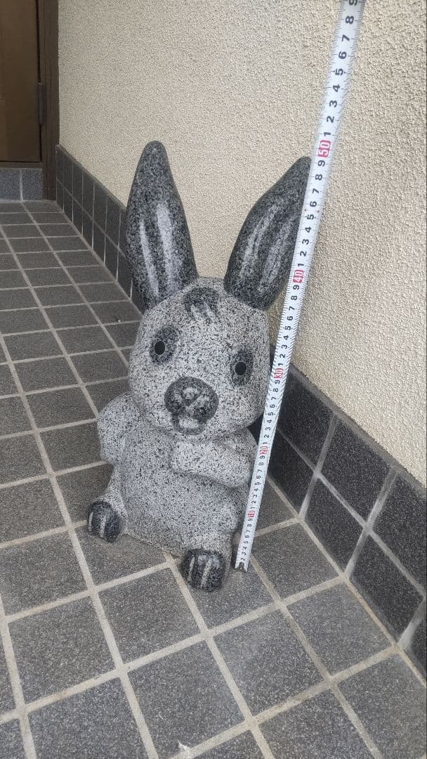 ウサギの石像^^