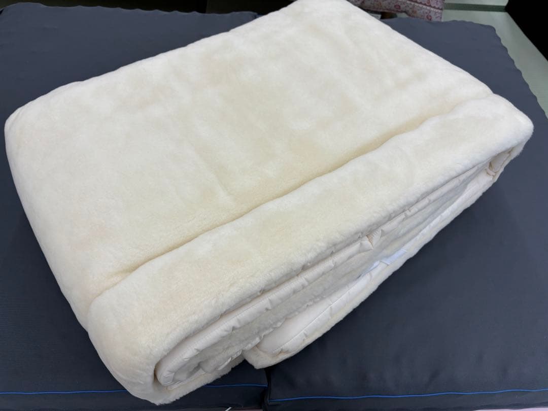 ふわふわウ一ルの敷きパッド