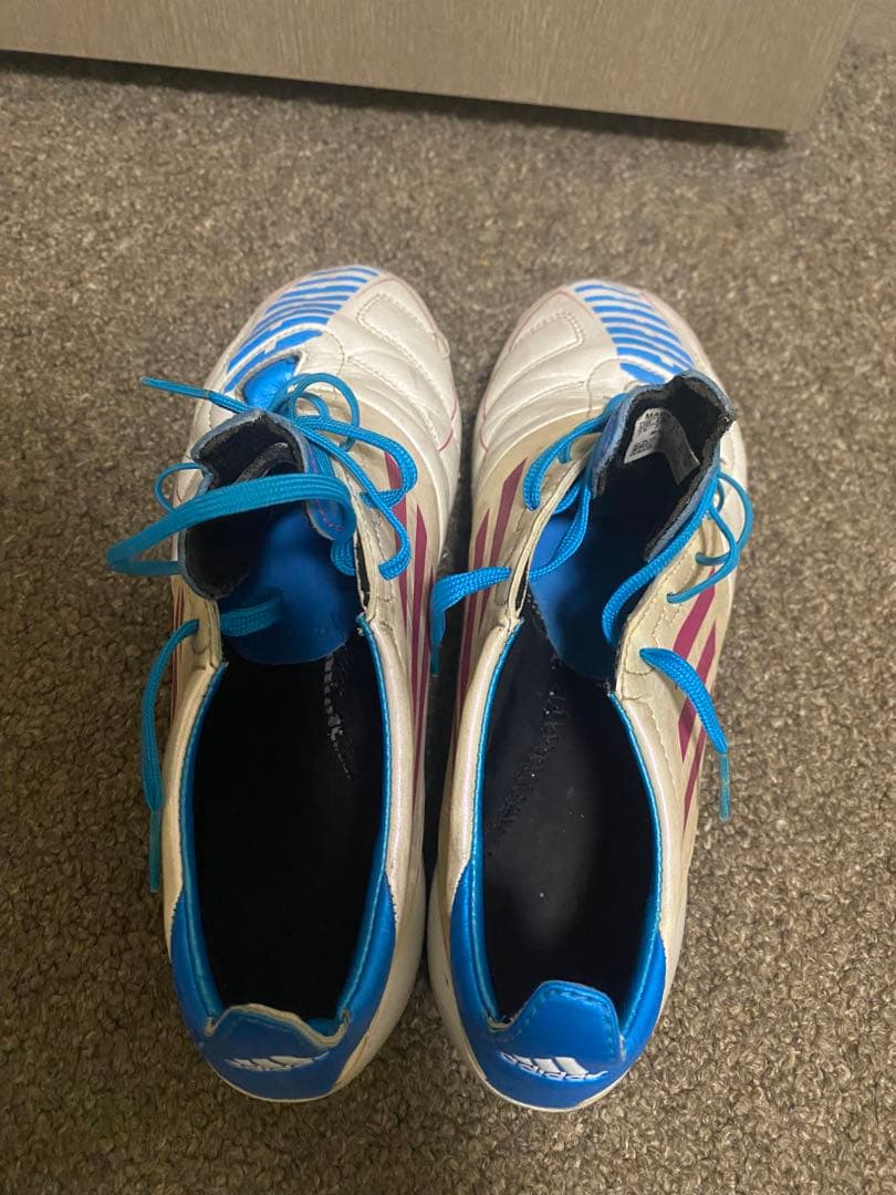 adidas サッカーシューズ スパイク ホワイト/ブルー/ピンク