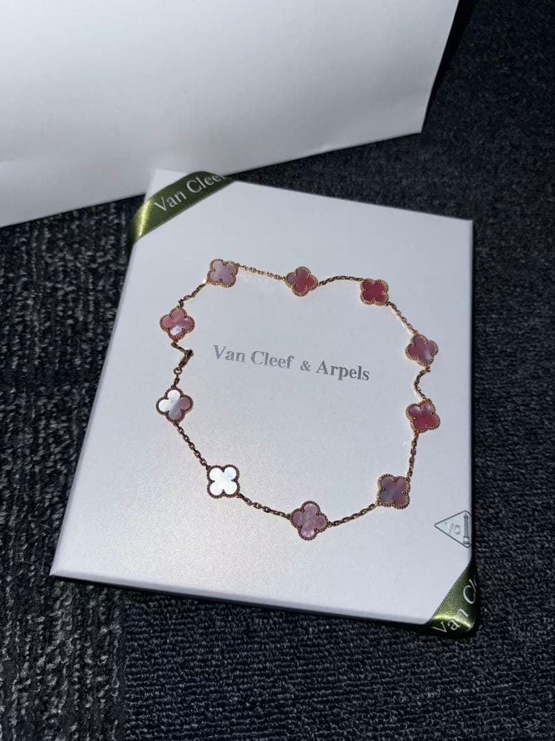 Van Cleef & Arpels アルハンブラ モチーフ ブレスレット☆