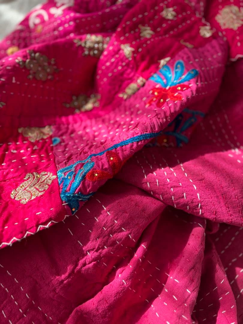 ラリーキルト　インド刺繍　カンタキルト　ヴィンテージ　ピンク　マルチカバー