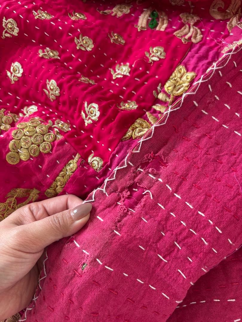 ラリーキルト　インド刺繍　カンタキルト　ヴィンテージ　ピンク　マルチカバー