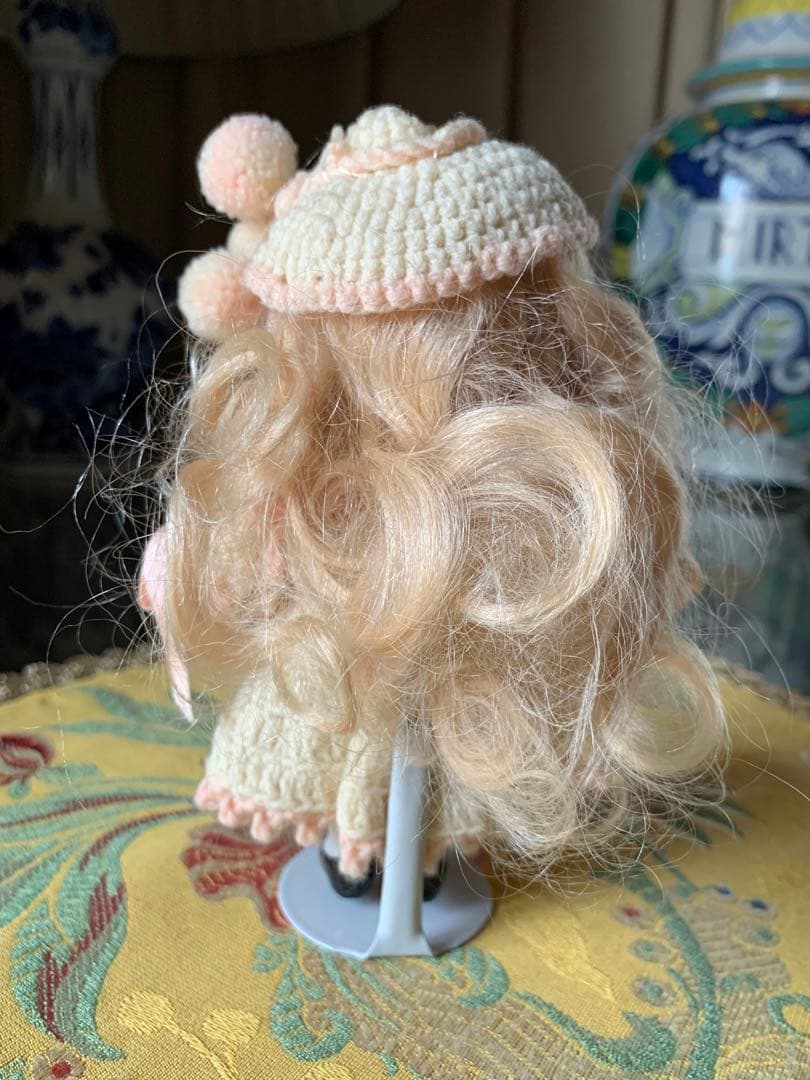 ミニョネット　ビスクドール毛糸の帽子を被った可愛い女の子！15㎝
