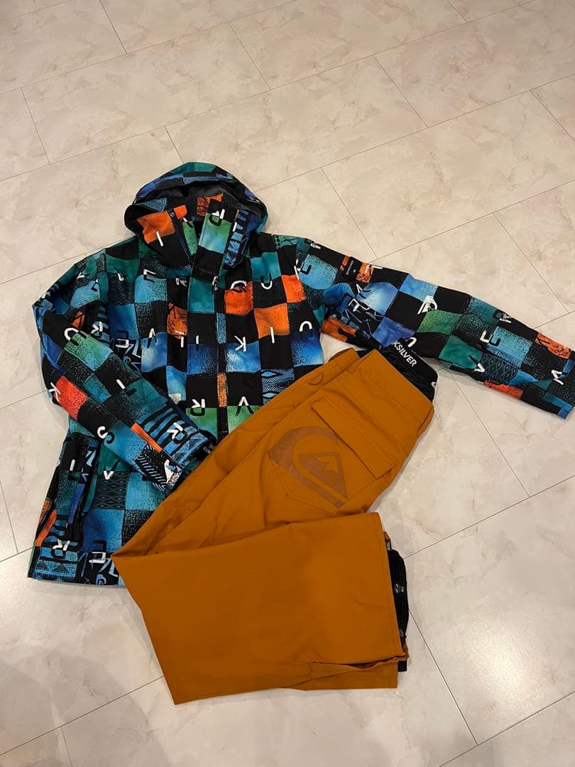 QUIKSILVER スノーボードウェア　上下　M size
