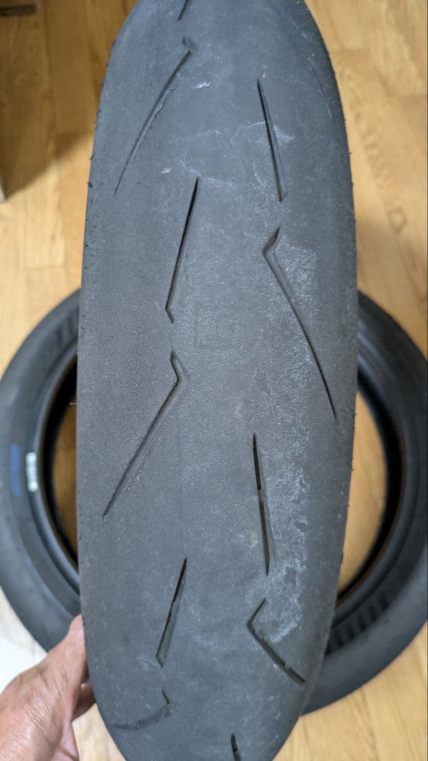 ピレリ スーパーコルサSC V4 120/70R17 2本