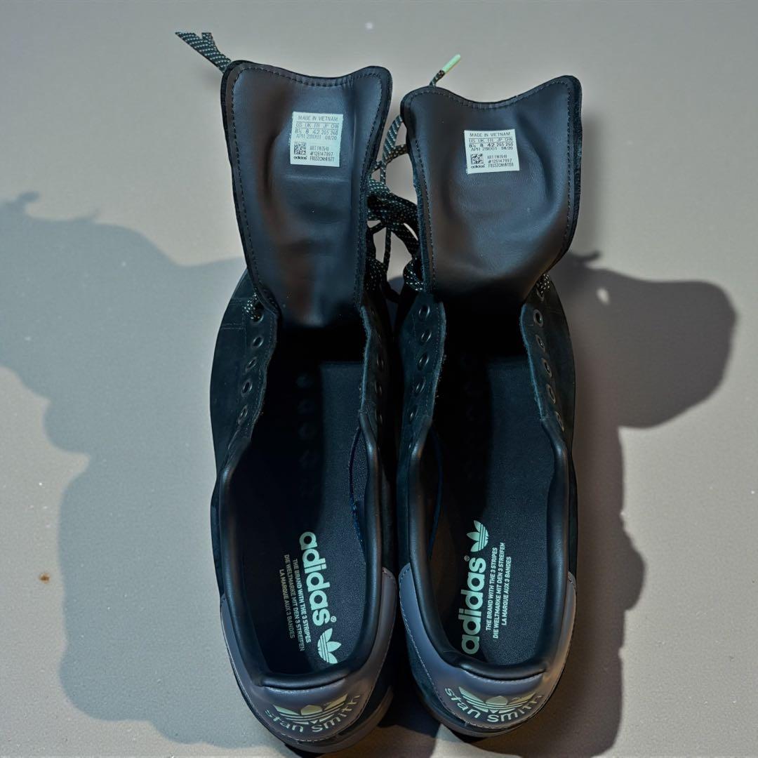 【ティファニーブルーの名品】アディダス　スタンスミス　ブラックスウェード