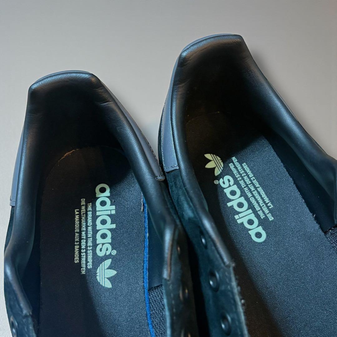 【ティファニーブルーの名品】アディダス　スタンスミス　ブラックスウェード