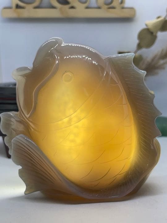 【602】水入り瑪瑙 魚型(台座付き)高級 珍品