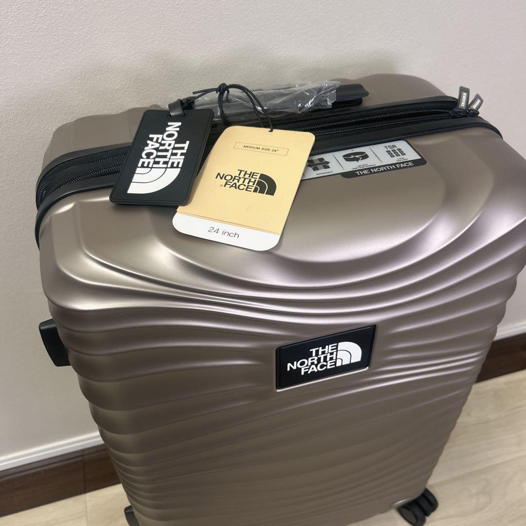韓国限定　新色　ノースフェイス スーツケース キャリーケース 24 インチ