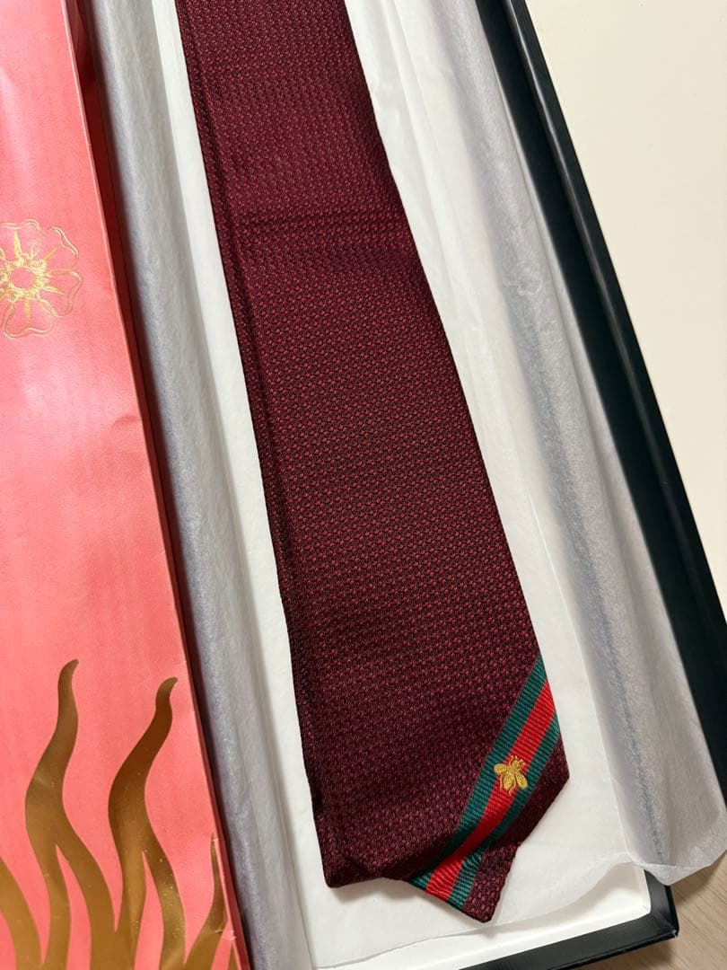 新品✨ボックス付　GUCCIネクタイ