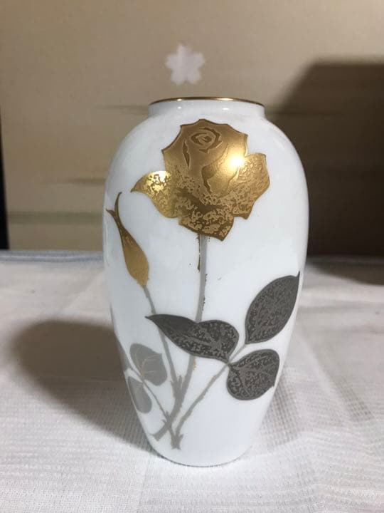 大倉陶園 花瓶 金蝕バラ
