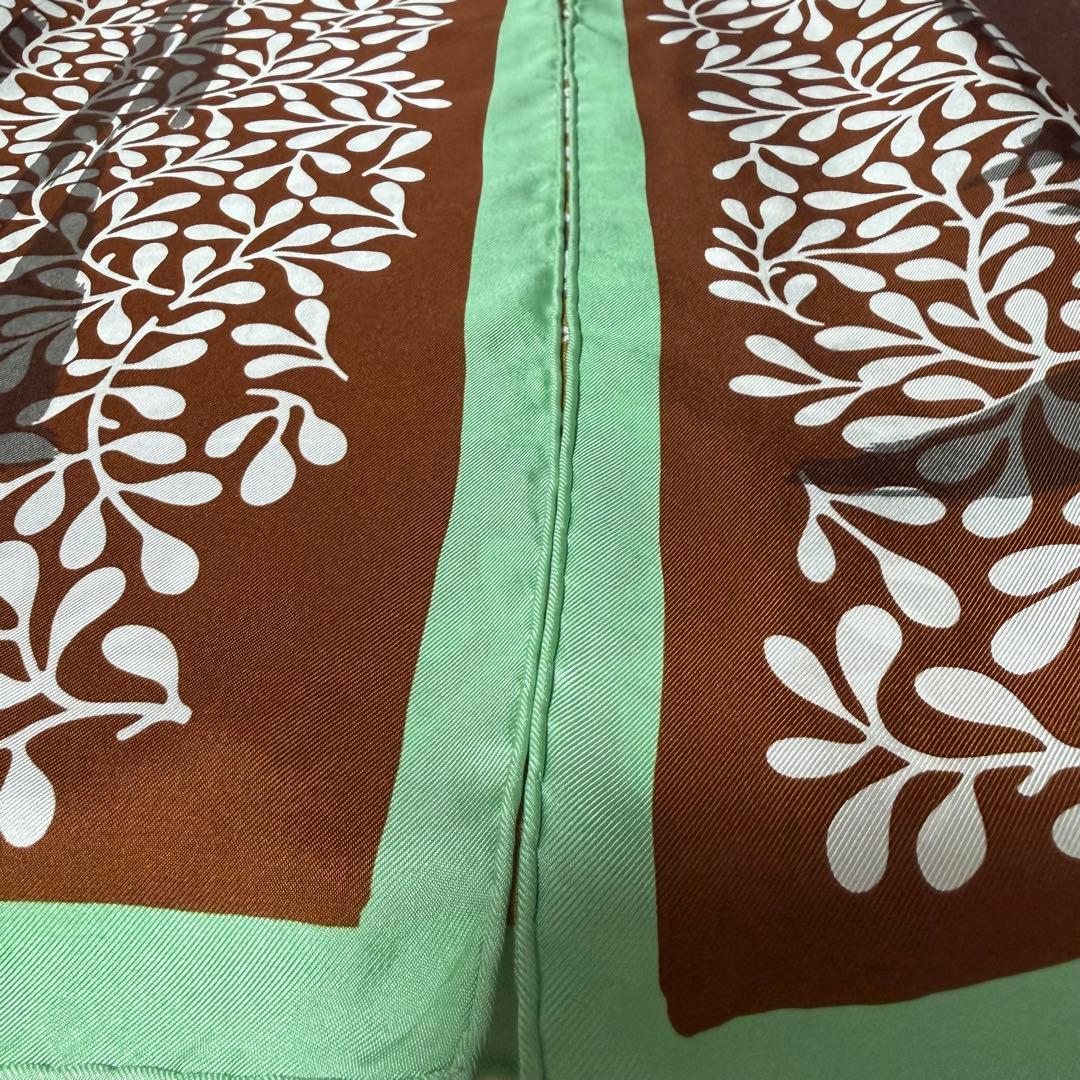 HERMES エルメス　カレ65 ブラウン　グリーン縁取り　シルク