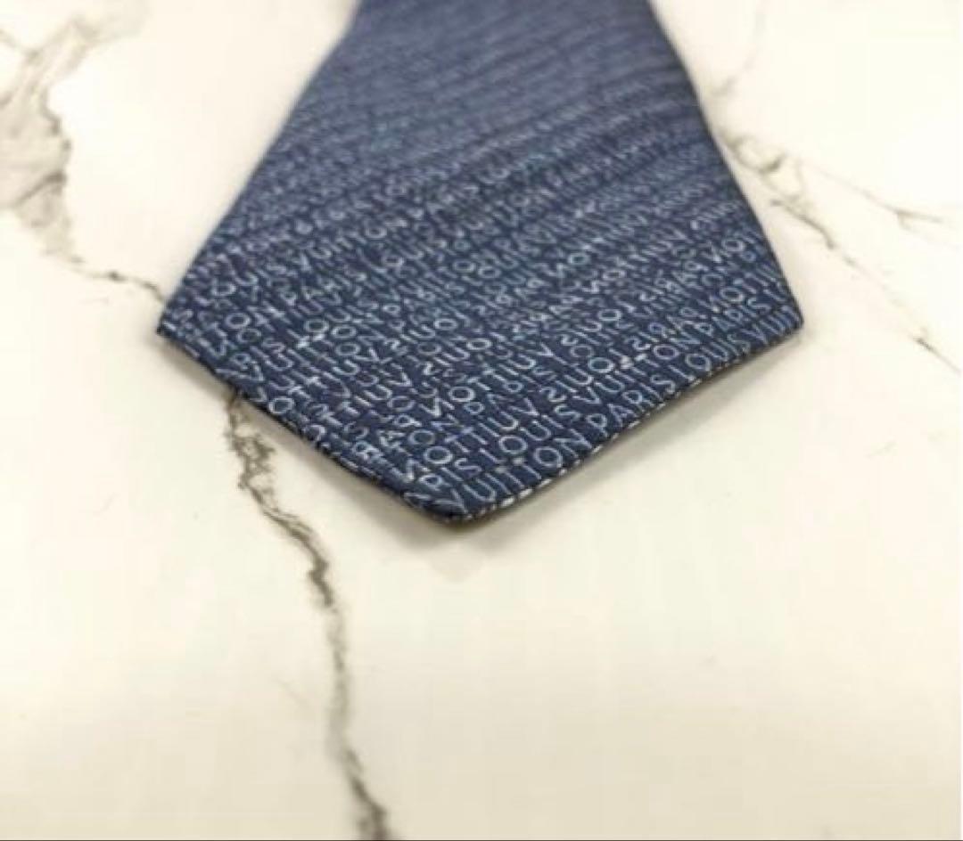 【超美品】ルイヴィトン　ネクタイ　LVロゴ総柄　ジャガード　ネイビー 大剣7cm