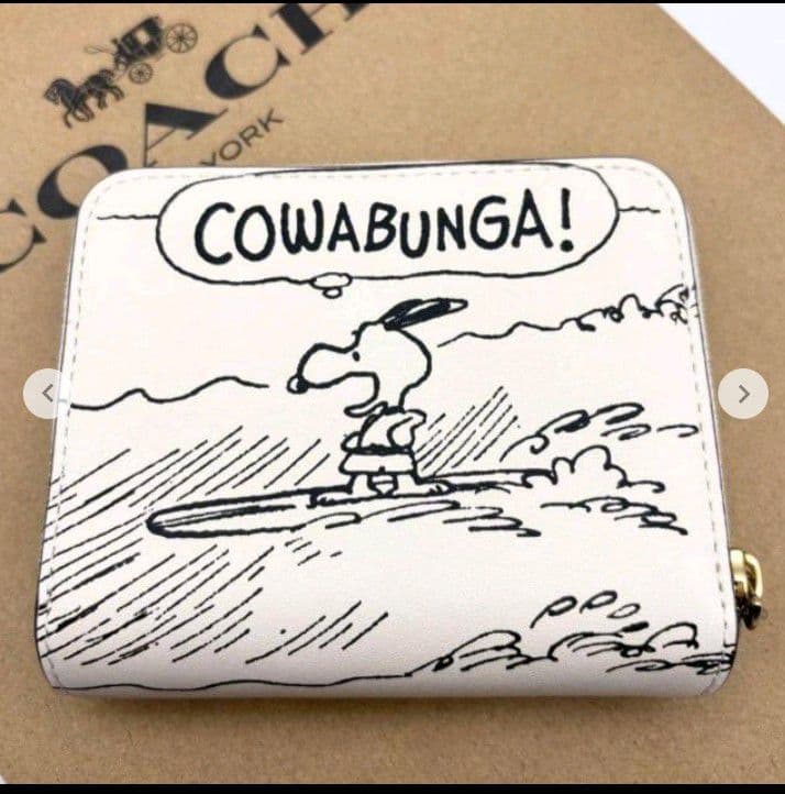 新品未使用コーチ二つ折り財布スヌーピー柄ホワイトレディースメンズ送料無料即日発送