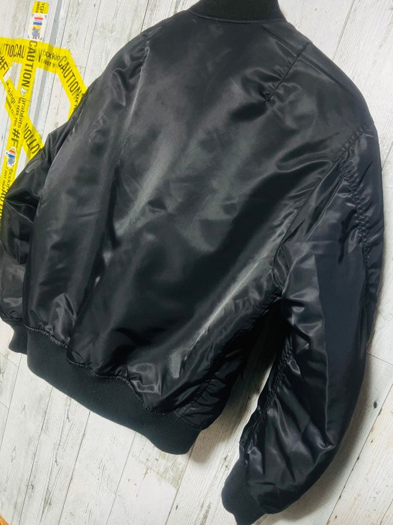 極名作 UNIQLO MA-1 2wayフライトジャケット 光沢 黒 紺 短丈