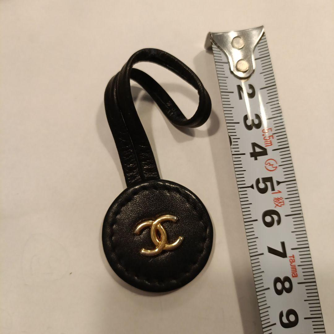 シャネル　バッグチャーム　レザー　裏刻印なし
