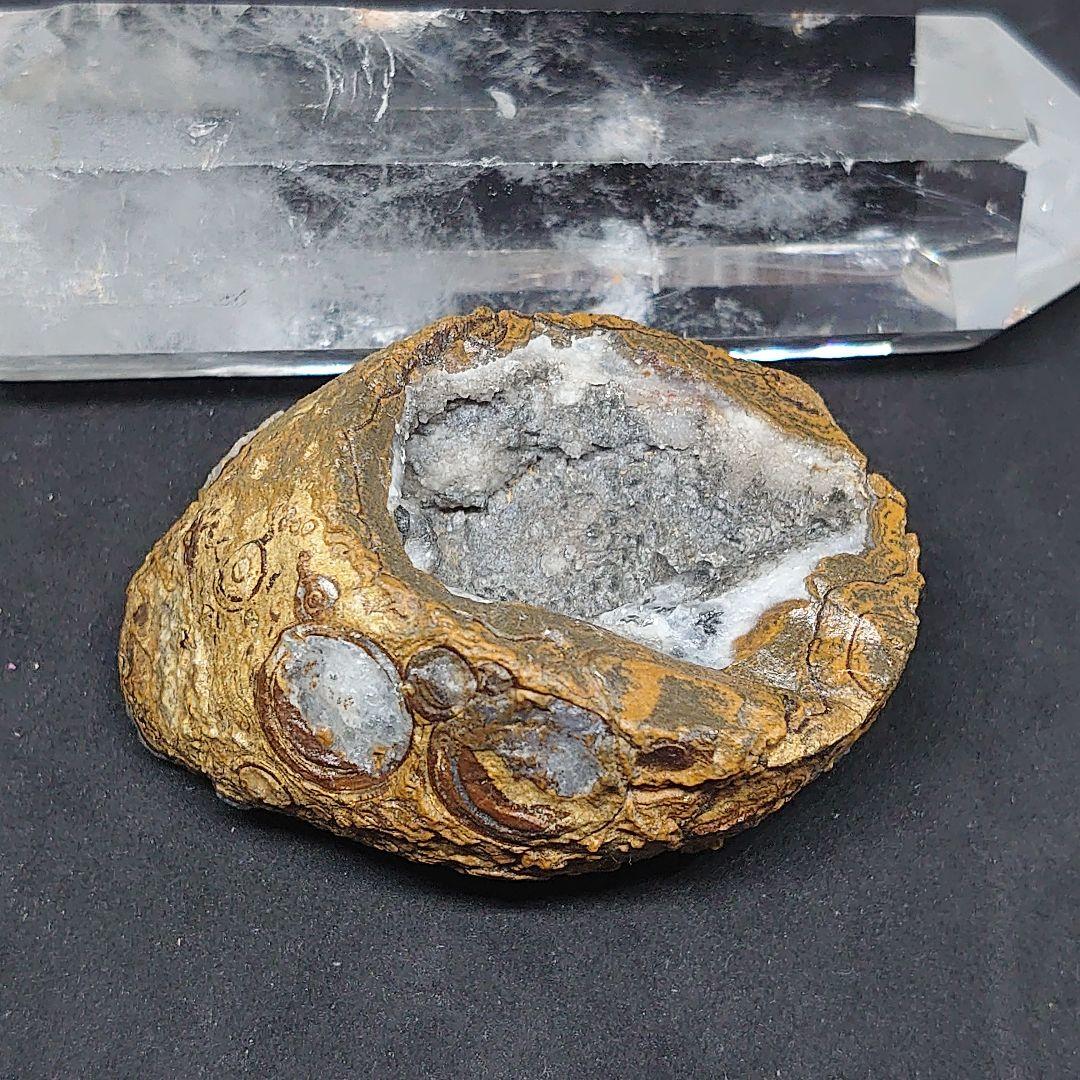 アラシャン金銭眼石 原石 天然小物入り 瑪瑙穴付き 置物 ゴビ瑪瑙 ゴビ石