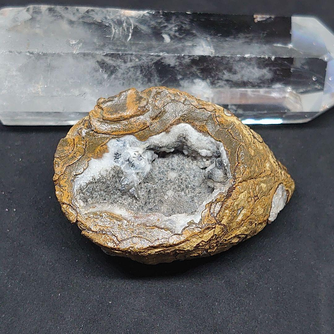 アラシャン金銭眼石 原石 天然小物入り 瑪瑙穴付き 置物 ゴビ瑪瑙 ゴビ石