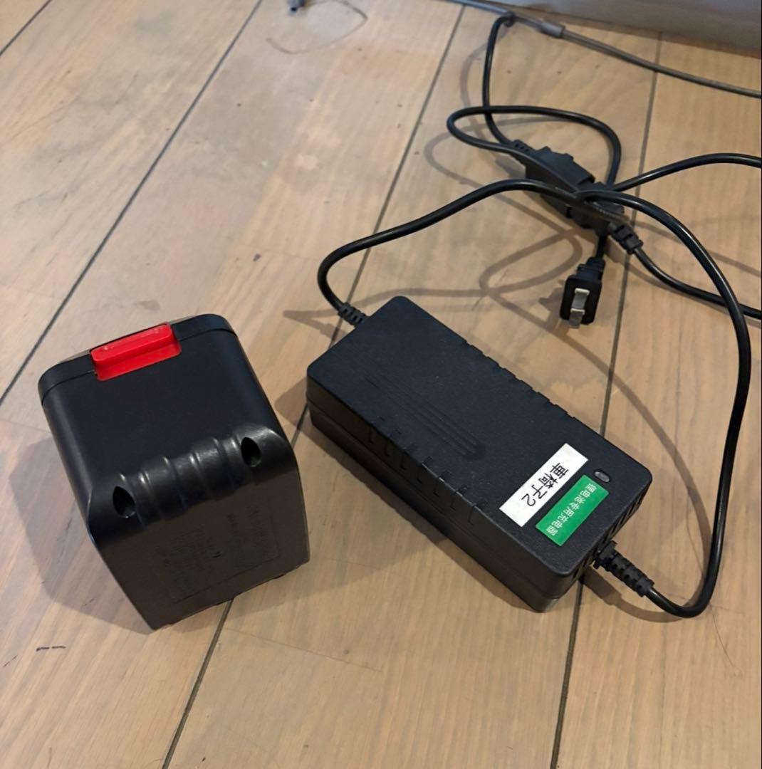 折り畳み　電動車椅子（2つ難あり）