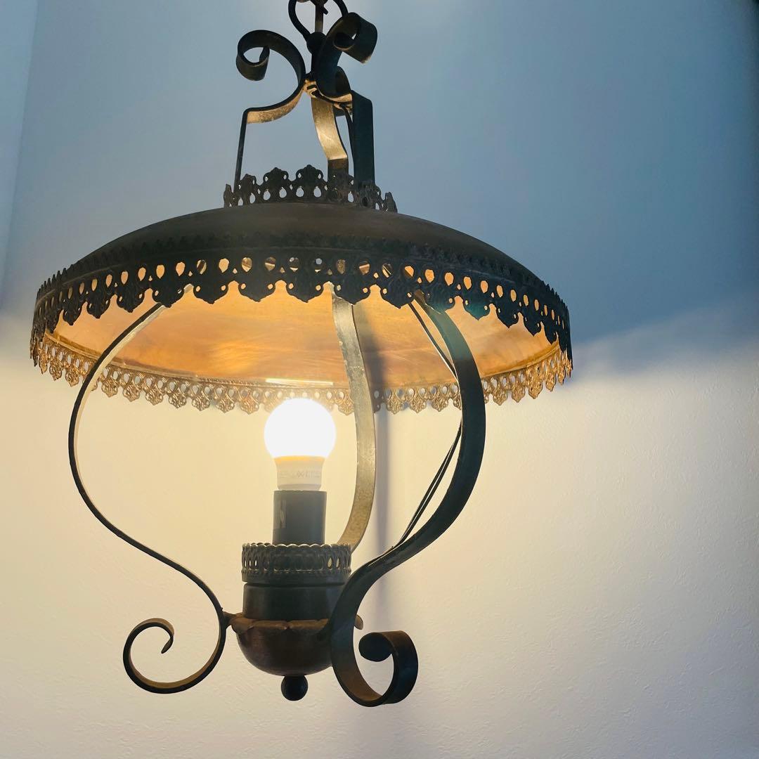 アンティーク 吊り下げランプ アイアン照明 レトロガラスペンダントランプ灯 電傘
