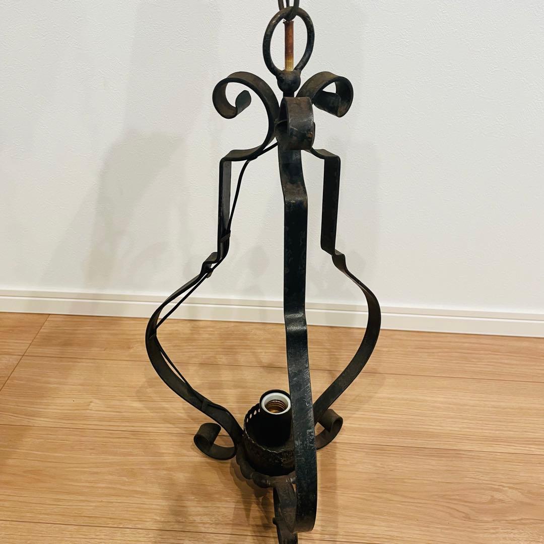 アンティーク 吊り下げランプ アイアン照明 レトロガラスペンダントランプ灯 電傘